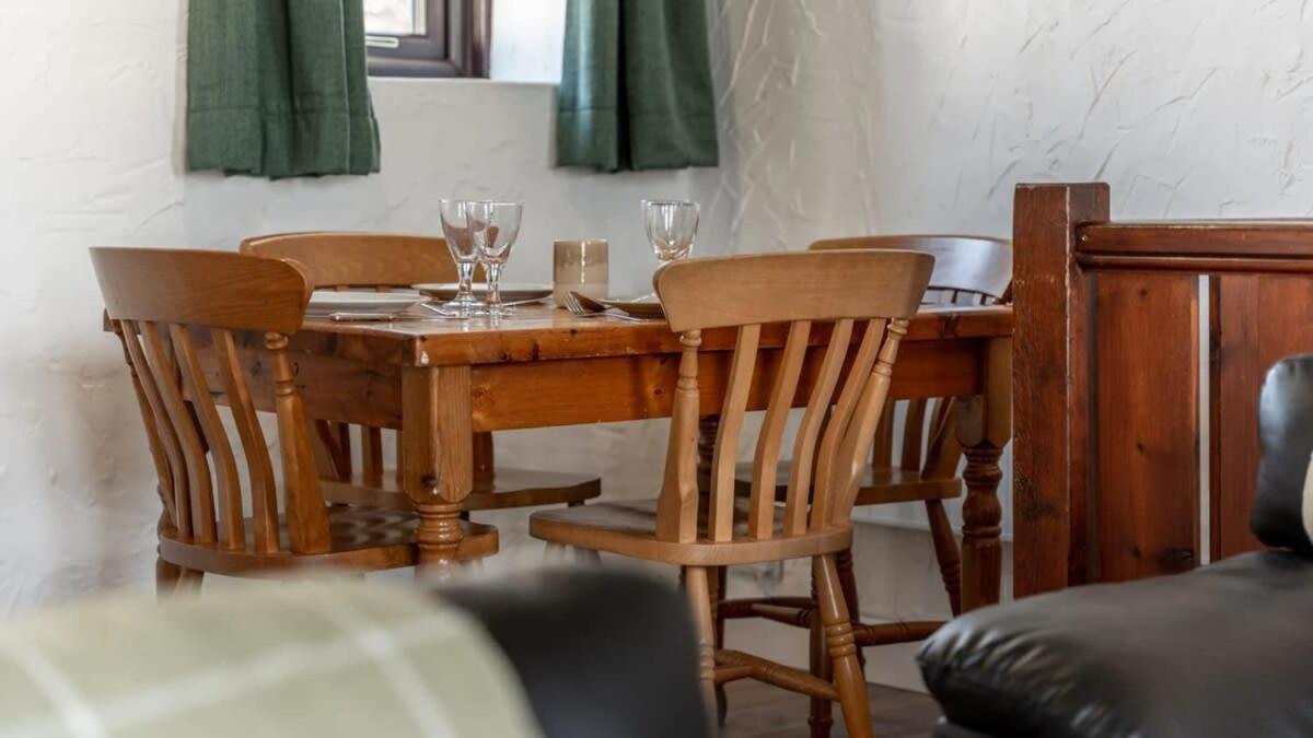 Lovely 2 Bedroom Coastal Cottage Near Bude Luaran gambar