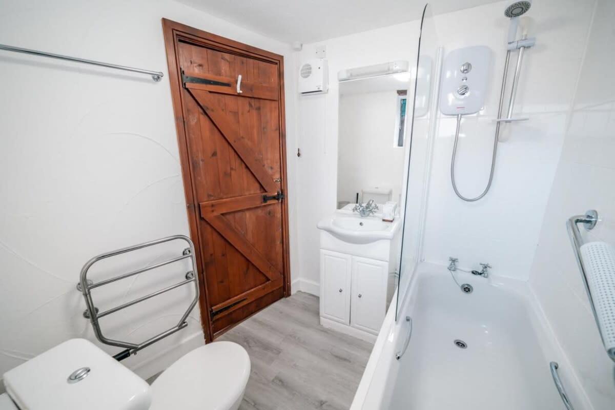 Lovely 2 Bedroom Coastal Cottage Near Bude Luaran gambar